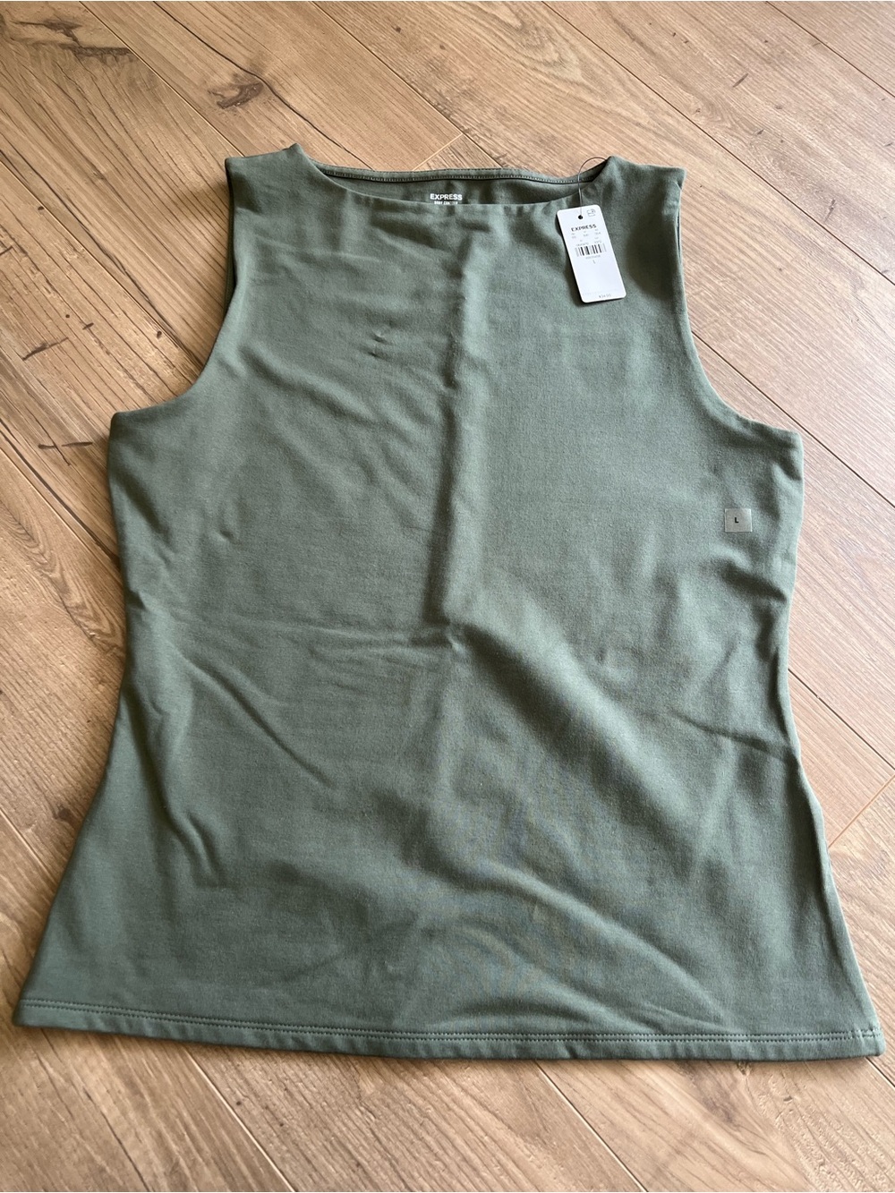 Express Body Contour Tank Large NWT